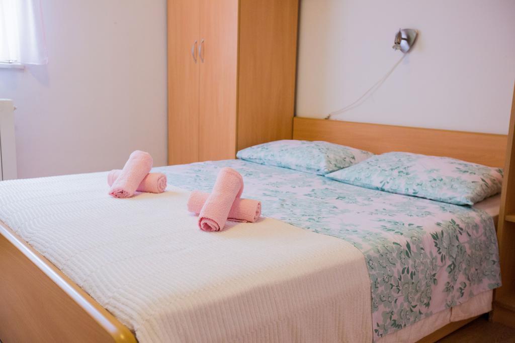 Apartments Sara Подстрана Екстер'єр фото
